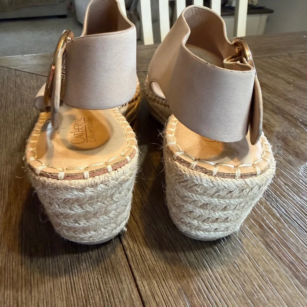 Catherine Malandrino Nude Espadrille Wedge Sandals Gold Buckle Size 8